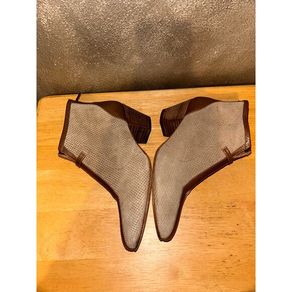 Aquatalia Marvin K Boho Hippie Stacked Heel Perforated Leather Ankle Boots - Picture 4 of 9